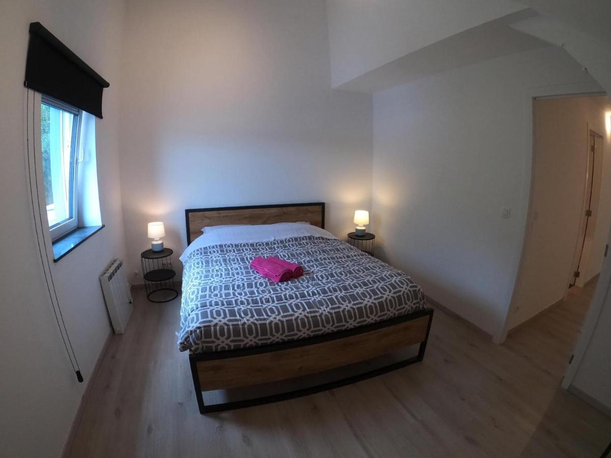 Appartement Duplex Pour 3-4 Personnes A Ciney Exterior photo
